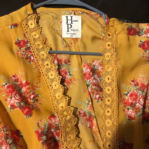 Blouse - Picture 2 of 2